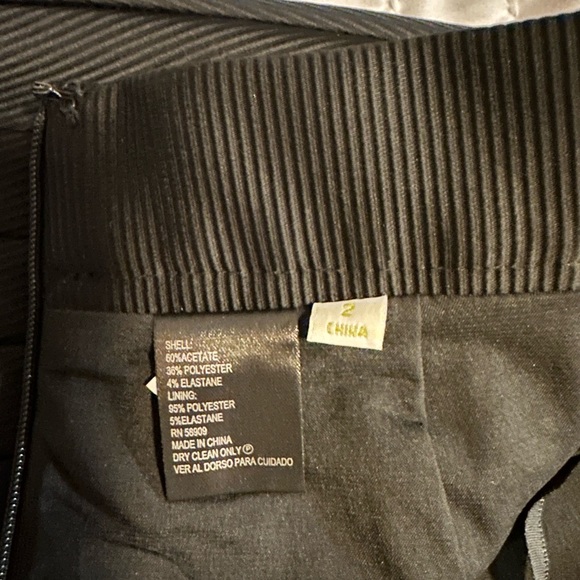 🖤 Gianni Bini Black Structured Skirt - Size: 2 - Picture 4 of 4